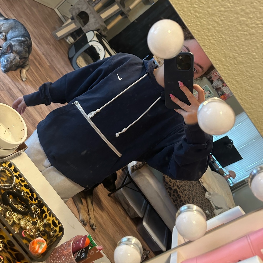 VintageNike Navy Pullover with White Accents w/ zipper pocket